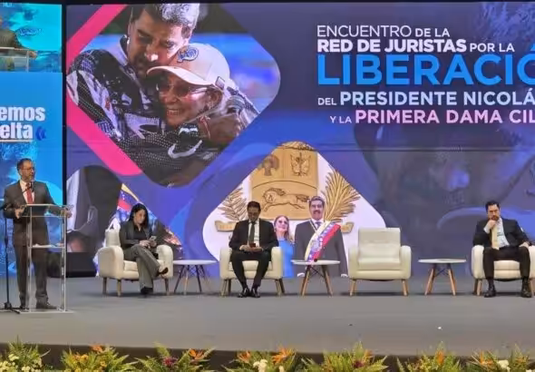 Venezuelan Foreign Minister Yvan Gil speaks at a meeting with international legal experts at the Teresa Carreño Theater in Caracas on Friday, January 16, 2026. Photo: RNV.
