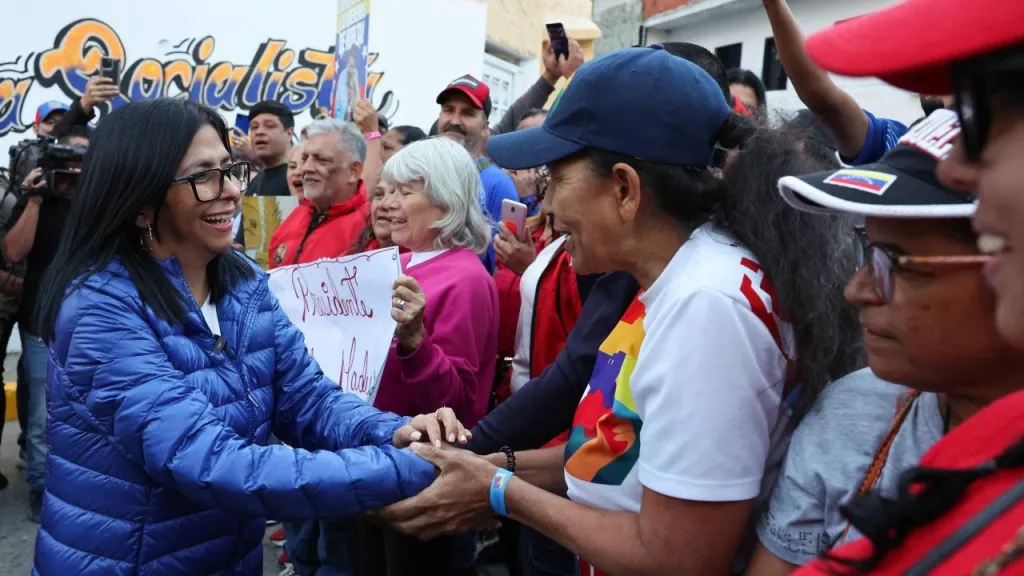 On January 7, 2026, Interim President Delcy Rodríguez met with residents of the José Félix Rivas Commune in Caracas.