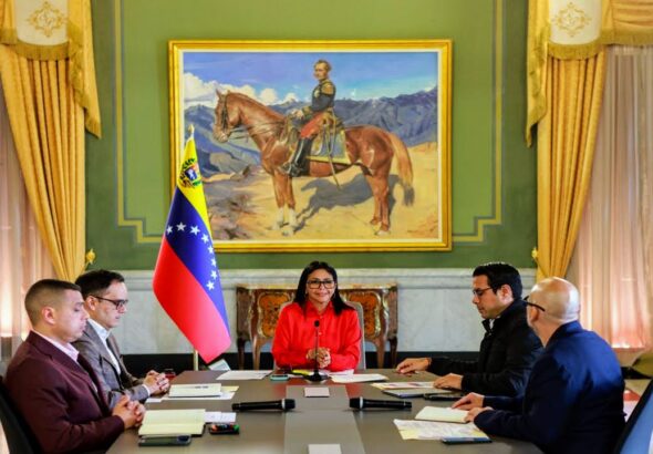 Delcy Rodríguez presided over the meeting of the Mining and Basic Industries Sector, announcing plans for steel production, bauxite, and housing. Photo: Venezuelan Presidential Press.