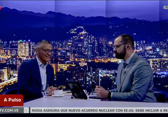 Ernesto Villegas (left) and Julio Riobó (right) on the VTV program “A Pulso.” Photo: VTV.
