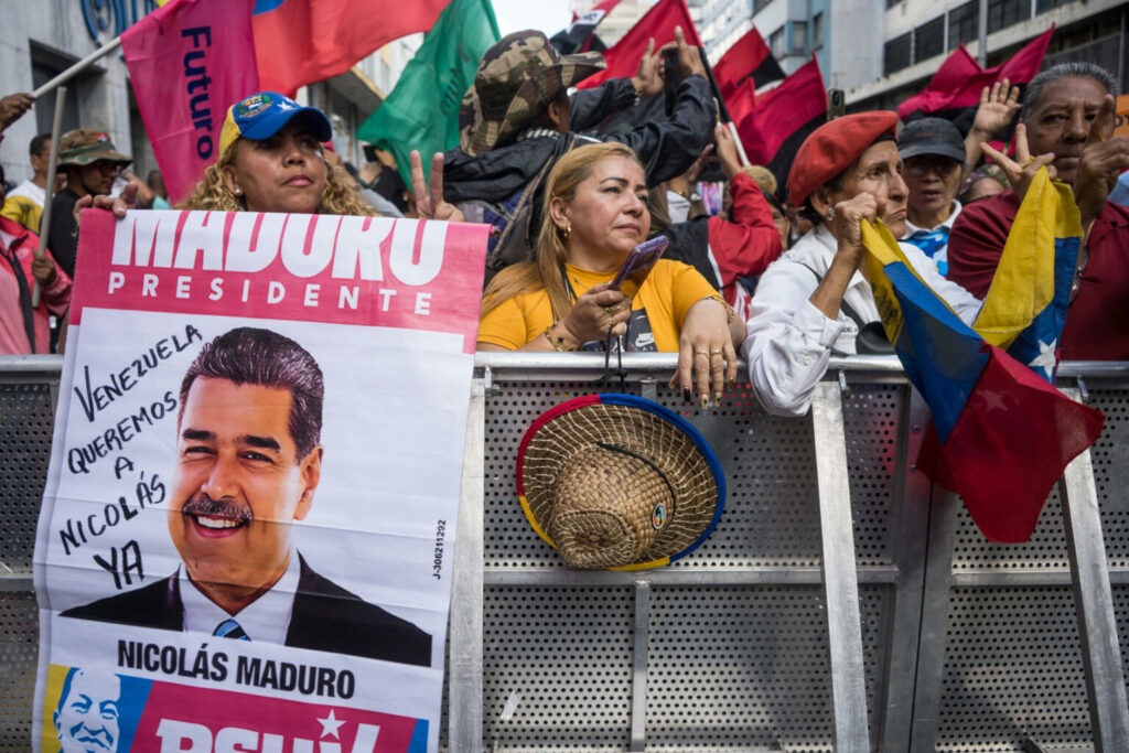 Venezuelans in one of many massive Chavista demonstrations demanding the release of President Nicolás Maduro. Photo: Boris Vergara/EFE/File photo.