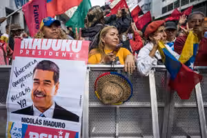 Venezuelans in one of many massive Chavista demonstrations demanding the release of President Nicolás Maduro. Photo: Boris Vergara/EFE/File photo.