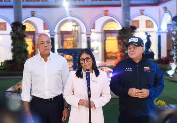 Venezuelan Acting President Delcy Rodríguez, accompanied by Interior Minister Vladimir Padrino Lóipez and National Assembly President Jorge Rodríguez, makes statements a month after the US kidnapping of President Nicolás Maduro and First Lady Cilia Flores. Photo: Presidential Press.