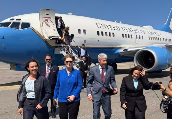 US appointed ambassador to Caracas, Laura Dogu, receives at Simon Bolivar International Airport, US Energy Secretary Chris Wright on Wednesday, Feb. 11, 2026. Photo: X/@usembassyve.