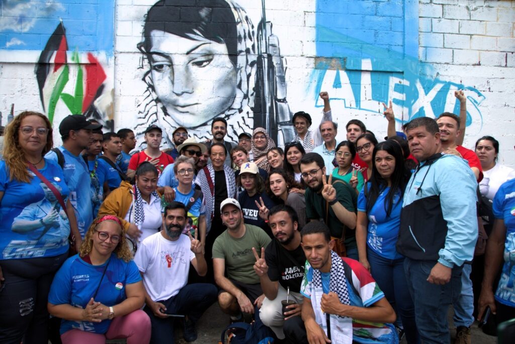 Venezuelan communards from El Panal Commune in Caracas with Palestinian leader Laila Khaled in July, 2025. Photo: Voces en Lucha/file photo.