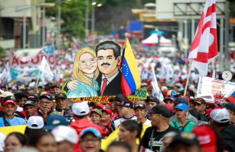 Venezuelan government supporters have taken to the streets to protest against the US attack and presidential kidnapping. Photo: Presidential Press.