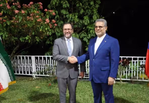 Venezuelan Foreign Minister Yván Gil shaking hands with the Iranian ambassador to Caracas, Ali Chegini, at the Iranian embassy in Caracas on Tuesday, February 10, 2026. Photo: X/@yvangil.