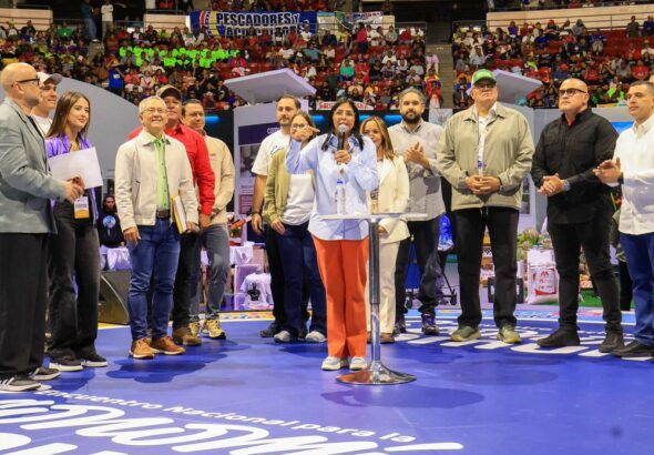 Delcy Rodríguez inaugurates the National Meeting on Community Economy at the Poliedro de Caracas. Photo: Presidential Press Office.