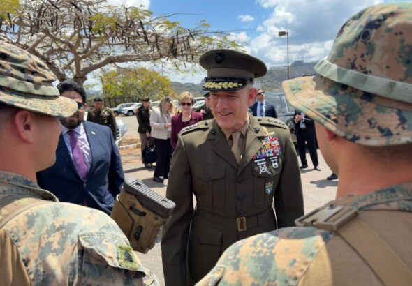 US SOUTHCOM Chief Francis L. Donovan in the parking lot of the US embassy in Caracas, talking with soldiers of the US empire. Photo: X/@usembassyve.