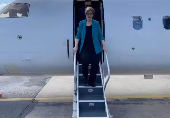 US diplomat Laura Dogu deboards at Simón Bolívar International Airport in Maiquetía, Venezuela, January 31. Photo: Instagram/@usembassyve.
