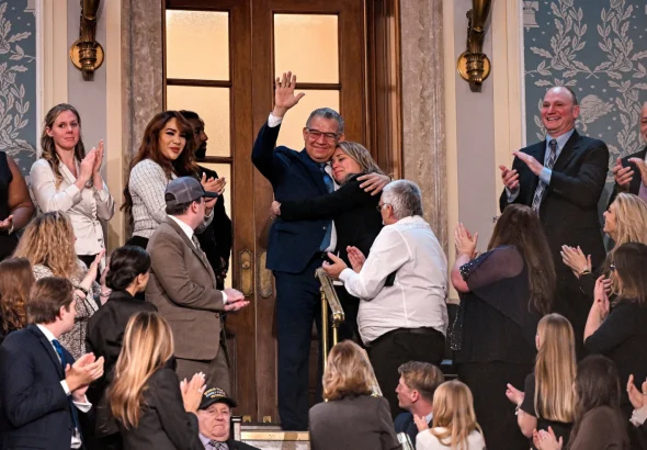 Venezuelan far-right politician Enrique Márquez is recognized as the president of the US empire, Donald Trump, delivers the first State of the Union address of his second term in Washington DC, on Tuesday, February 24, 2026. Photo: Kenny Holston/Reuters.
