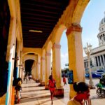 “Recova” in front of the Capitolio in Havana, Cuba, 2011. Photo: Jorge Royan, CC BY-SA 3.0, Wikimedia Commons.