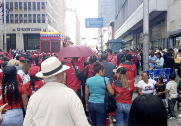Pro-government Venezuelan demonstrators rally in Caracas. Photo: Craig Murray.