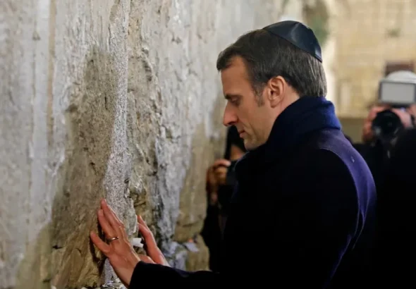 French President Emmanuel Macron visiting the Western Wall in Jerusalem's Old City. Photo: Ahmad Gharabli/AFP.