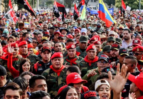 Venezuelan Chavista leader Diosdado Cabello marching Wednesday, February 4, among the people in Maracay during a demonstration to commemorate the Febtuary 4, 1992 civic-military uprising. Photo: Con el Mazo Dando.