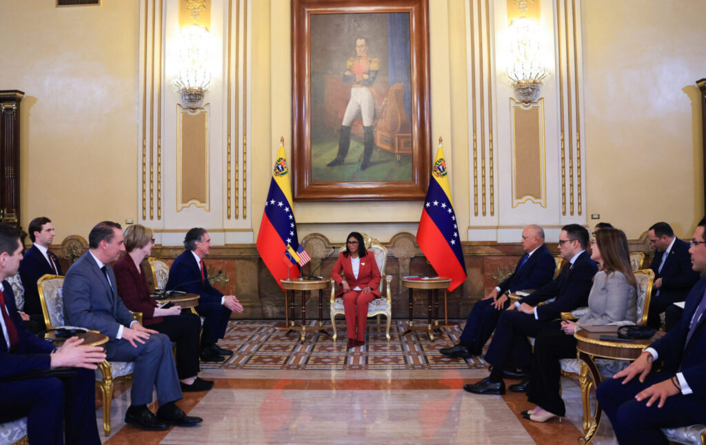 Venezuelan Acting President Delcy Rodríguez presiding over a meeting with US Interior Minister Doug Burgum at Miraflores Palace, Caracas, on Wednesday, March 4, 2026. Photo: Venezuelan Presidential Press.