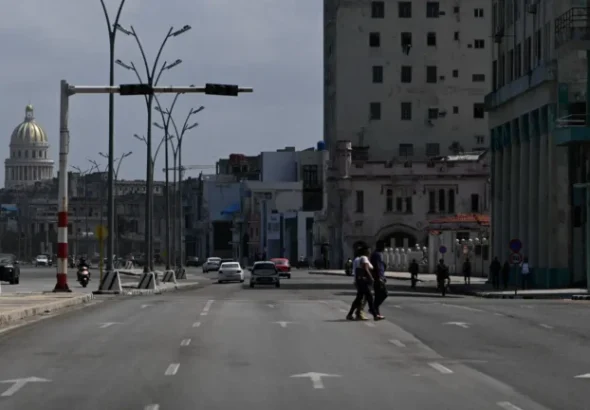 An avenue in Havana with its traffic lights out during Wednesday's massive blackout that affected most of the country. Photo: Reuters.