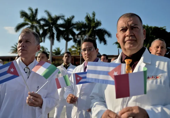 Cuban doctors, just before their departure for Italy to help during the COVID-19 pandemic in 2020. Photo: Yamil Lage/AFP/file photo.