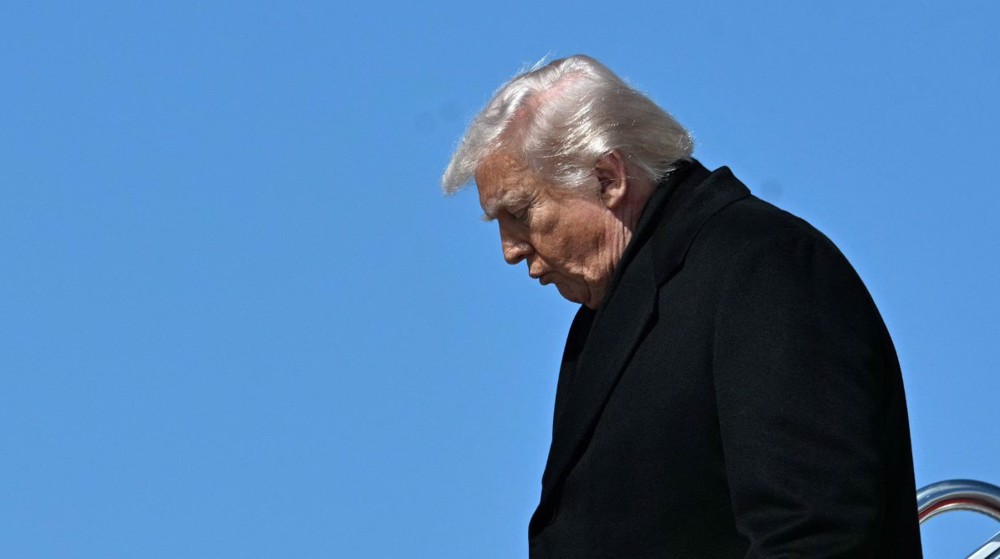 US President Donald Trump steps off Air Force One upon arrival at Dover Air Force Base in Dover, Delaware, on March 18, 2026. Photo: AFP.