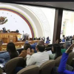 Members congregate in the National Assembly. Photo: AN.