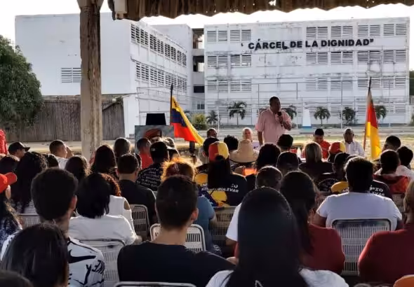 Event held at the Prison of Dignity in Simón Bolívar municipality, Miranda state, commemorating 32 years of the liberation of Commander Hugo Chávez from the prison. Photo: Airamy Carreño Espejo.