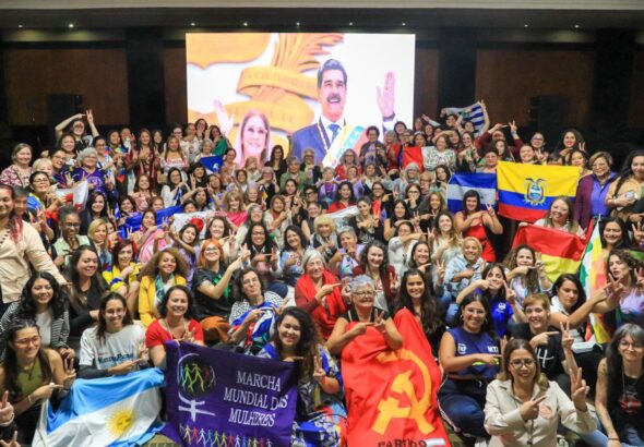 Women's brigades from 22 countries participate in a solidarity meet in Caracas in defense of Venezuela's sovereignty. Photo: Venezuelan Ministry of Women.