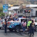Featured image: Commuters being assisted by a police truck in La Guaira, a suburb of Caracas, during a bus strike on Monday, March 16, 2026. Photo: X/@ElPitazoTV.