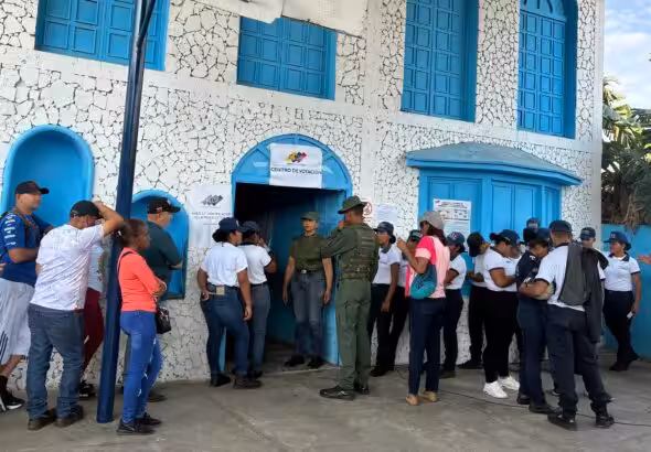 Venezuelans voting during the first popular consultation of 2026 in Zulia state. Photo: RedRadioVE.