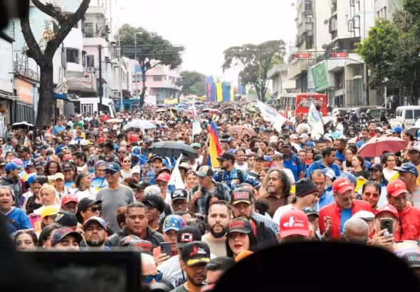 Venezuelans march en masse on Avenida Sucre in Catia, Caracas, on Tuesday, March 3, demanding the release of President Nicolás Maduro and his wife, Deputy Cilia Flores. Photo: Instagram/@partidopsuv.