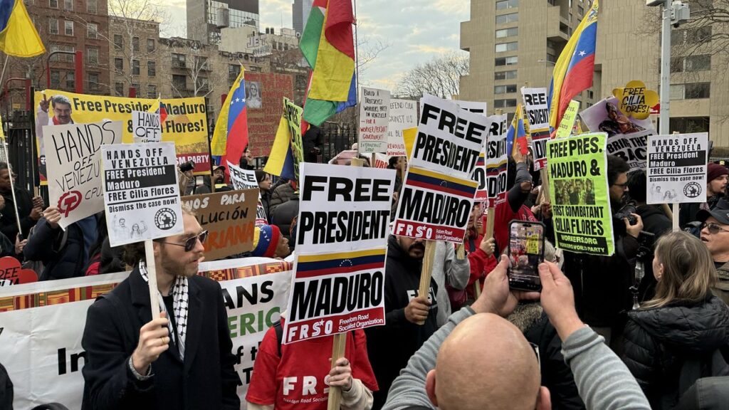 Protesters in New York demanding the release of Venezuelan President Nicolás Maduro and his wife, Deputy Cilia Flores, on Thursday, March 26, 2026. Photo: Joshua Deckert/Spectrum News NY1.