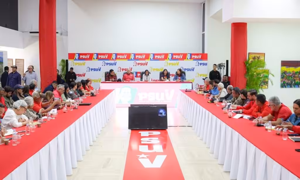 The acting president of Venezuela, Delcy Rodríguez, meets the PSUV leadership to discuss the March 8 popular consultation. Photo: Presidential Press.