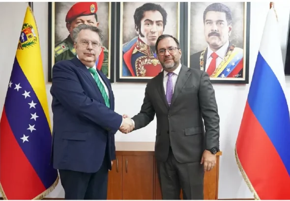Venezuelan Foreign Affairs Minister Yván Gil and director of the Latin America Department of the Ministry of Foreign Affairs of the Russian Federation, Alexander Shchetinin, shake hands at the headquarters of the Venezuelan Foreign Affairs Ministry, March 2, 2026. Photo: Foreign Affairs Ministry of Venezuela.