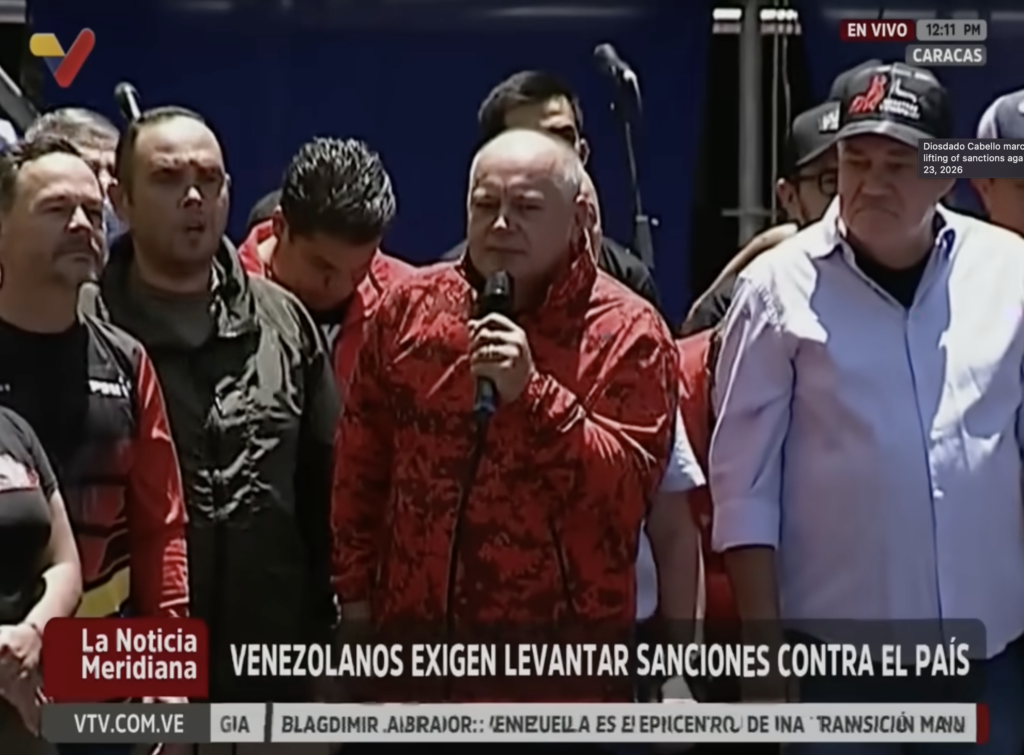 Diosdado Cabello addresses a Venezuelan crowd, demanding an end to US sanctions. Photo: VTV.com.ve.