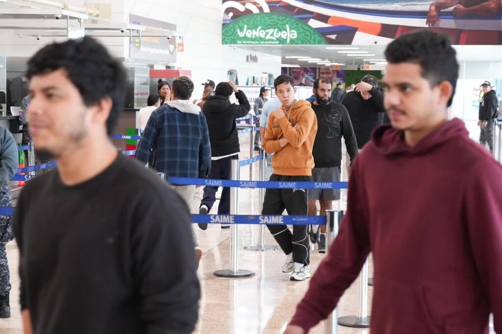 Repatriated Venezuelan migrants passing migration control at the Simón Bolívar International Airport in Maiquetía, La Guaira state, on Monday, March 16, 2026. Photo: IG/@minjusticia_ve.