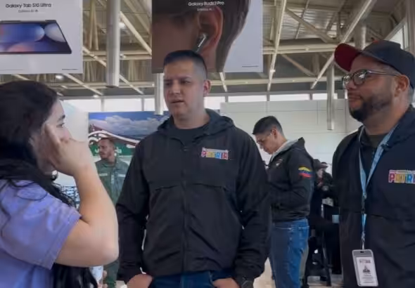 Melvin Maldonado, the new head of the Return to the Homland program receiving Venezuelan repatriated migrants at the Simon Bolivar International Airport on Wednesday, March 25, 2026. Photo: X/@minjusticia_ve.