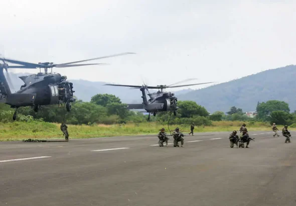US and Ecuadorian special forces in a launch zone in Manta, Ecuador, in 2022. Photo: US Army/Staff Sgt. Matthew Griffith.