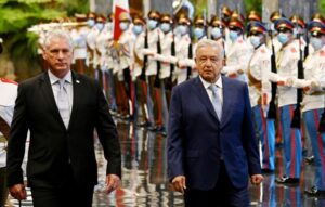 File photo of the reception of the then President of Mexico, Andrés Manuel López Obrador (right), by his Cuban counterpart Miguel Diaz-Canel, at the Palace of the Revolution, in Havana, on May 8, 2022. Photo: Yamil Lage/POOL/ EFE/File.