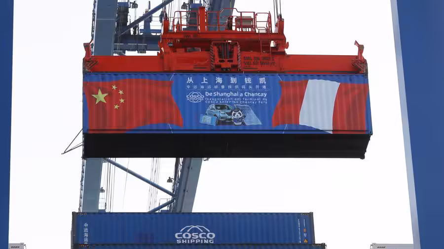 A container is lifted at Chancay Port in Peru, November 14, 2024. Photo: Xinhua.