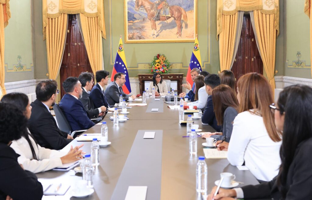 Meeting of Venezuelan Acting President Delcy Rodríguez with new diplomats to be appointed in the United States. Miraflores Palace, March 24, 2026. Photo: Venezuela's Presidential Press.