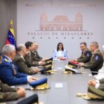 Venezuelan Acting President Delcy Rodríguez meets former Defense Minister Vladimir Padrino López and other members of the current and outgoing high command of the FANB at Miraflores Palace, March 19, 2026. Photo: Presidential Press.