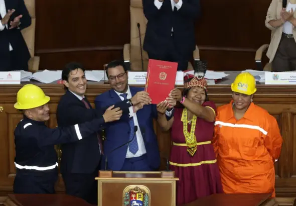 The mining law was approved in the National Congress of Venezuela this Thursday. Photo: Ronald Peña R,/EFE.