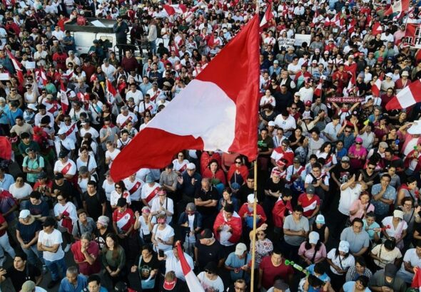 Citizens take to the streets amid political uncertainty following Peru's April 19, 2026 elections in Lima. Photo: Klebher Vásquez/Anadolu via Getty Images.