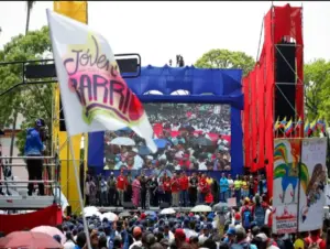 Gathering of Venezuelan Chavistas in front of Miraflores Palace, Caracas, commemorating 20 years of the Organic Law of Communal Councils on April 9, 2026. Photo: Diario VEA/Franklin Domínguez.