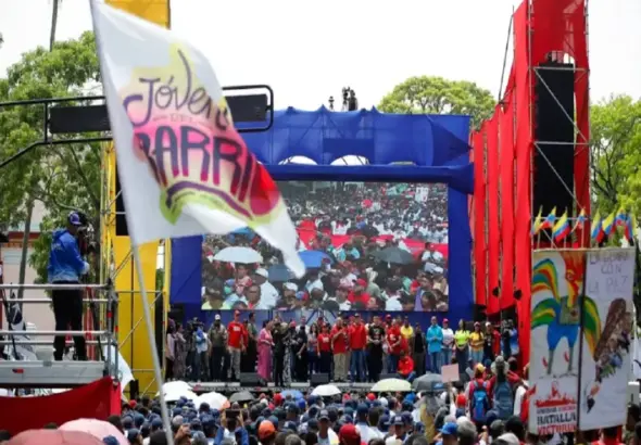 Gathering of Venezuelan Chavistas in front of Miraflores Palace, Caracas, commemorating 20 years of the Organic Law of Communal Councils on April 9, 2026. Photo: Diario VEA/Franklin Domínguez.