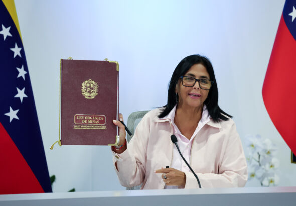 Venezuelan Acting President Delcy Rodríguez signs the newly passed Organic Law of Mining at Miraflores Palace, Caracas, on Thursday, April 16, 2026. Photo: Presidential Press.