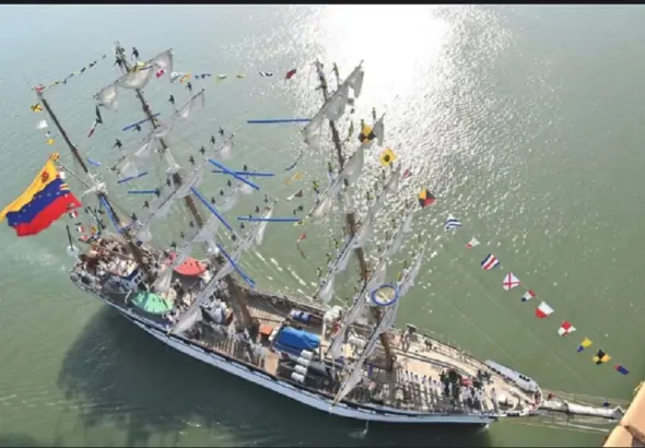 The Simón Bolívar Training Ship of the Bolivarian Navy, viewed from above. Photo: VTV.