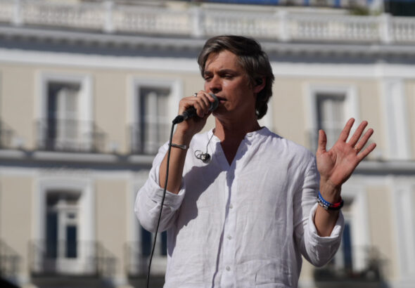 Carlos Baute at an event with supporters of Maria Corina Machado on April 18, 2026. Photo: Luis Boza/NurPhoto/Getty.