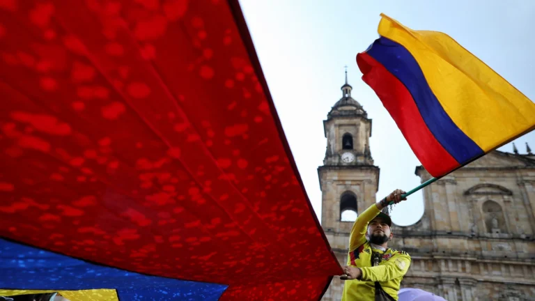 Supporters of Colombian President Gustavo Petro attend a rally he called to protest comments by US President Donald Trump, in Bogota, Colombia, Wednesday, Jan. 7, 2026. Photo: Santiago Saldarriaga/AP.