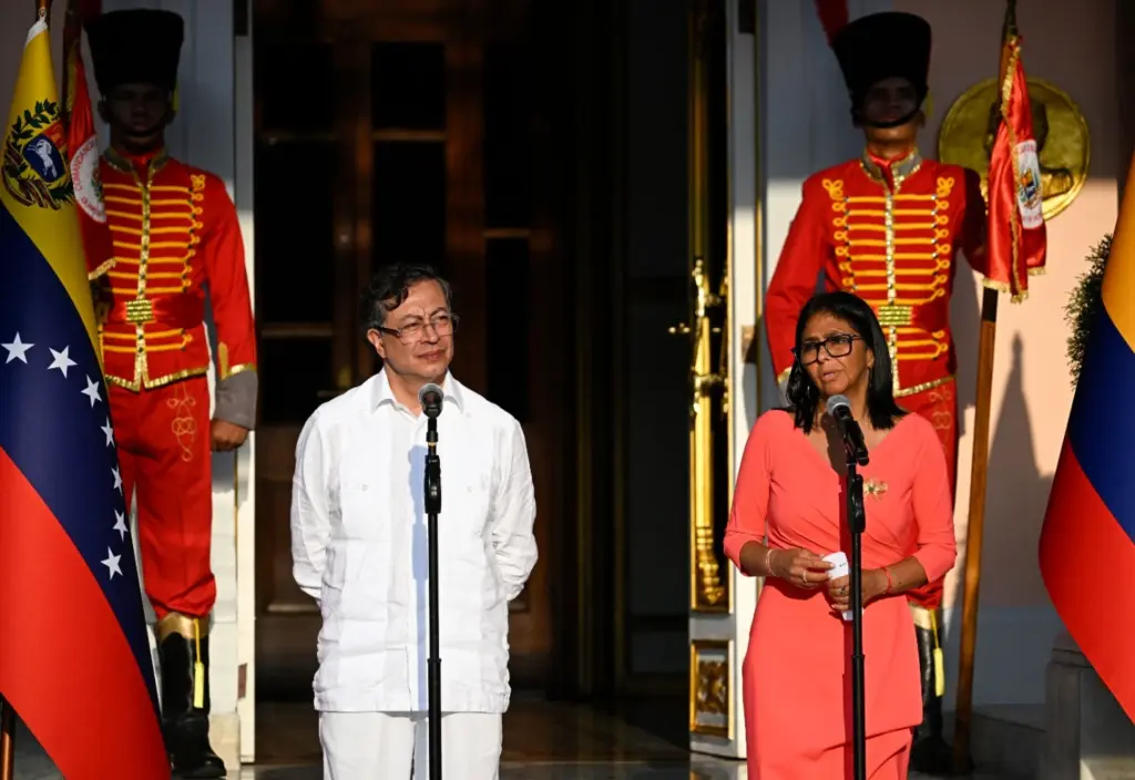 Colombian President Gustavo Petro and Venezuelan Acting President Delcy Rodríguez after an official meeting at Miraflores Palace, Caracas, April 24, 2026. Photo: Federico Parra/AFP.