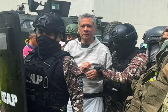 By orders of President Daniel Noboa, in April 2024 Ecuadorian police officers violently entered the Mexican Embassy in Quito and kidnapped Glas even though he had received asylum from the then government of Andrés Manuel López Obrador. Photo: EFE/File photo.